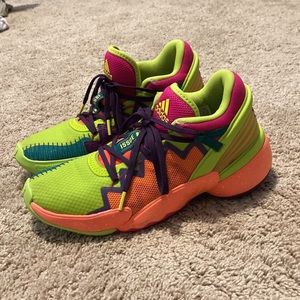 Women’s D.O.N basketball shoes size 7.5 but fits like 8.